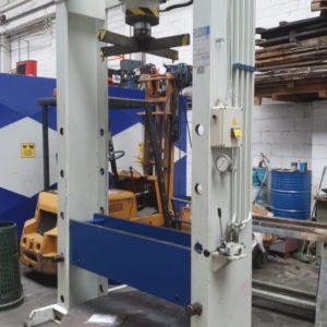 Pressa Monopistone MB 150 TON Usata